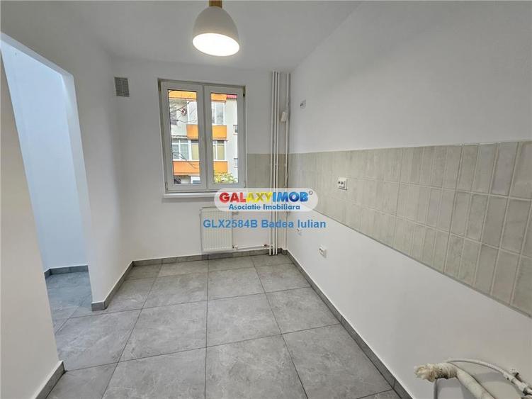Apartament cu 3 camere semidecomandat în Titan