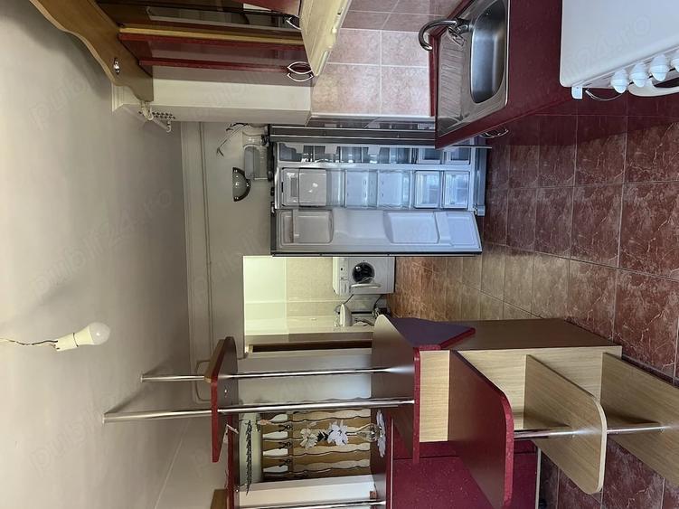 Apartament cu 3 camere decomandat în Republicii