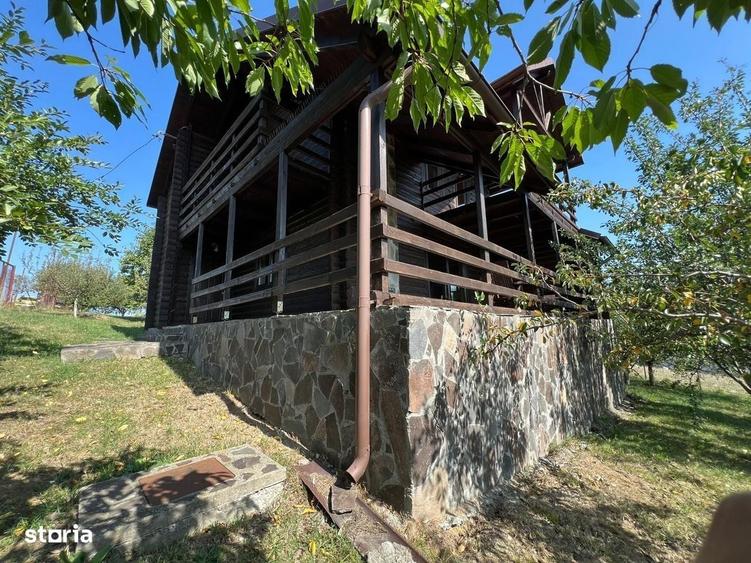 Casă cu 4 camere cu Teren 2600 Mp în Sadu
