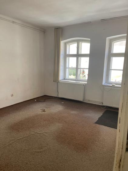 Birou, de 75 mp, în Central