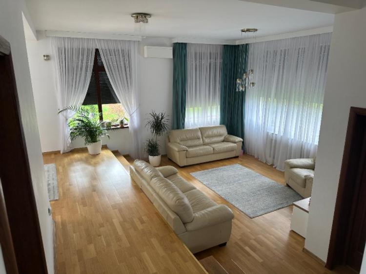 Casă individuală cu 5 camere cu Teren 700 Mp în Ștefăneștii Noi