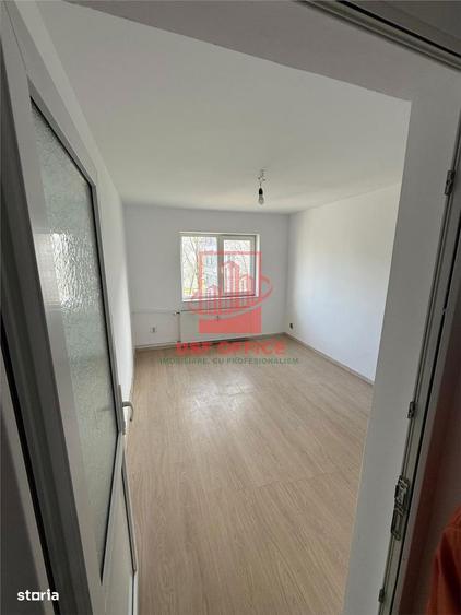 Apartament 2 camere Semidecomandat Podu Ros - 1