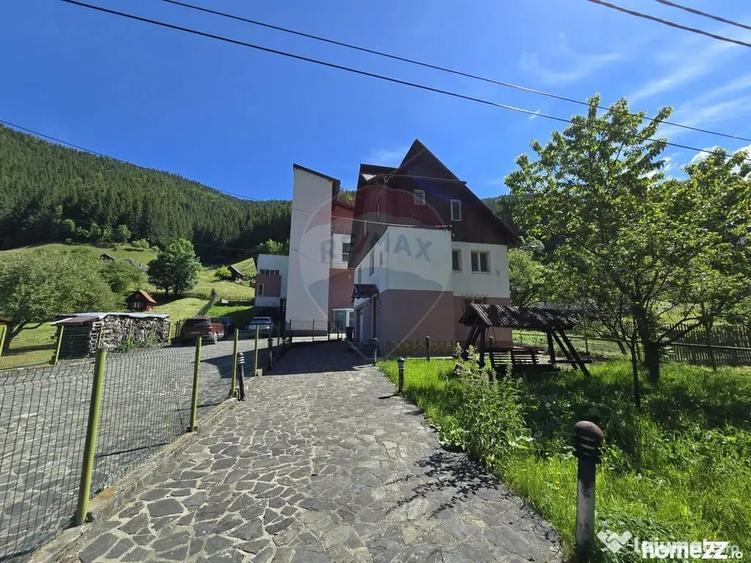 Casă cu 5 camere cu Teren 500 Mp în Moieciu