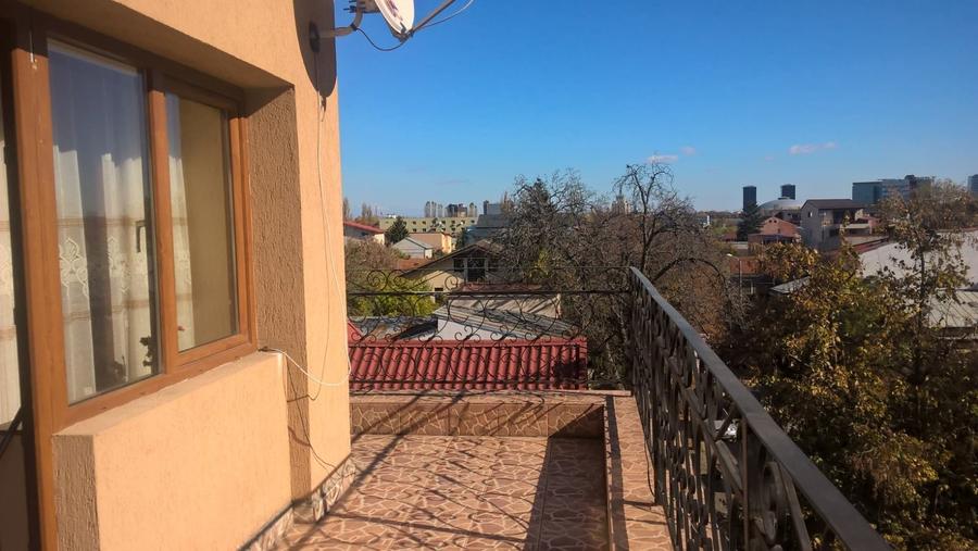 Apartament cu 3 camere decomandat, mobilat în 1 Mai