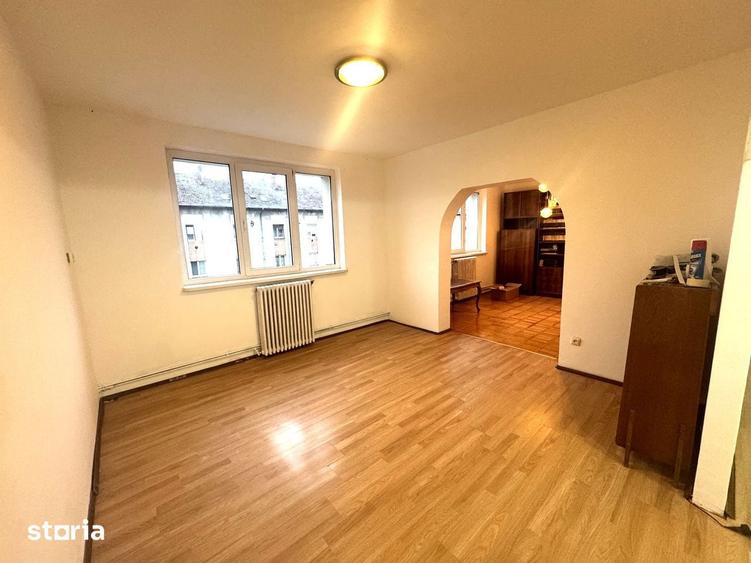 Apartament cu 3 camere în 7 Noiembrie