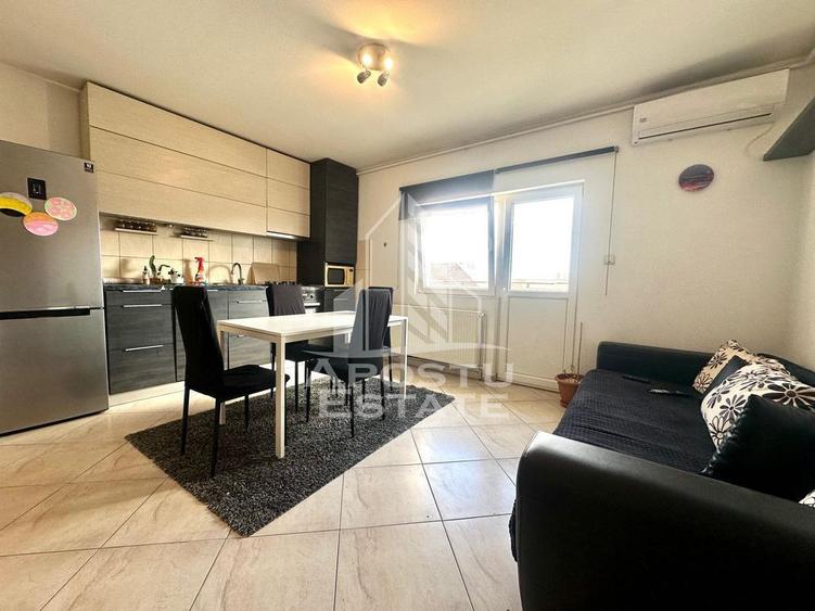 Apartament cu 3 camere decomandat, mobilat în Soarelui