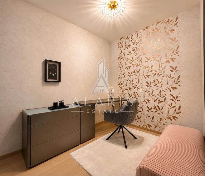Apartament cu 4 camere semidecomandat în Badea Cârțan