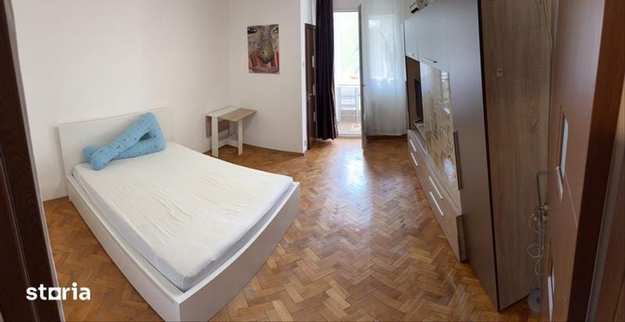 Garsonieră decomandată în Titan