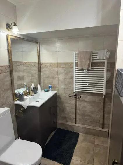Apartament cu 4 camere decomandat, mobilat în Central