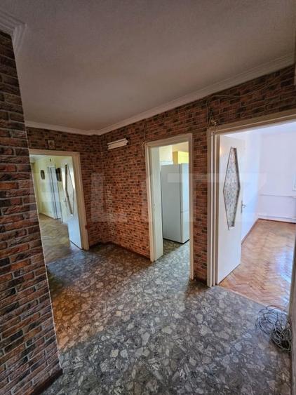 Apartament cu 4 camere decomandat în Central