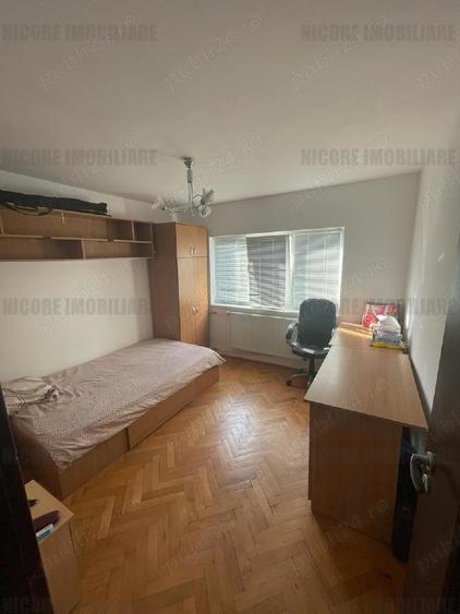 Apartament cu 2 camere decomandat în Girocului