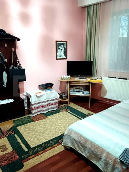 Casă individuală cu 4 camere cu Canalizare în Mândra