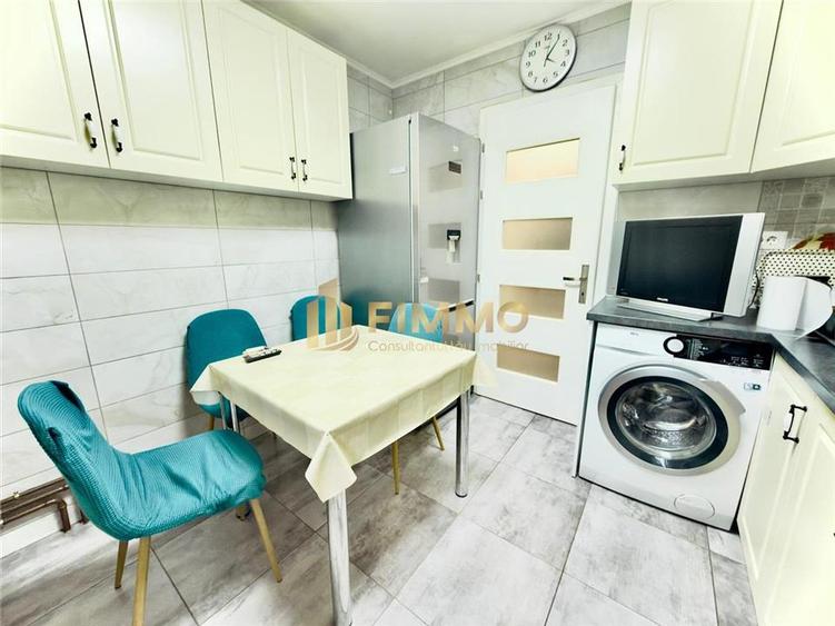 Apartament cu 4 camere semidecomandat în Central
