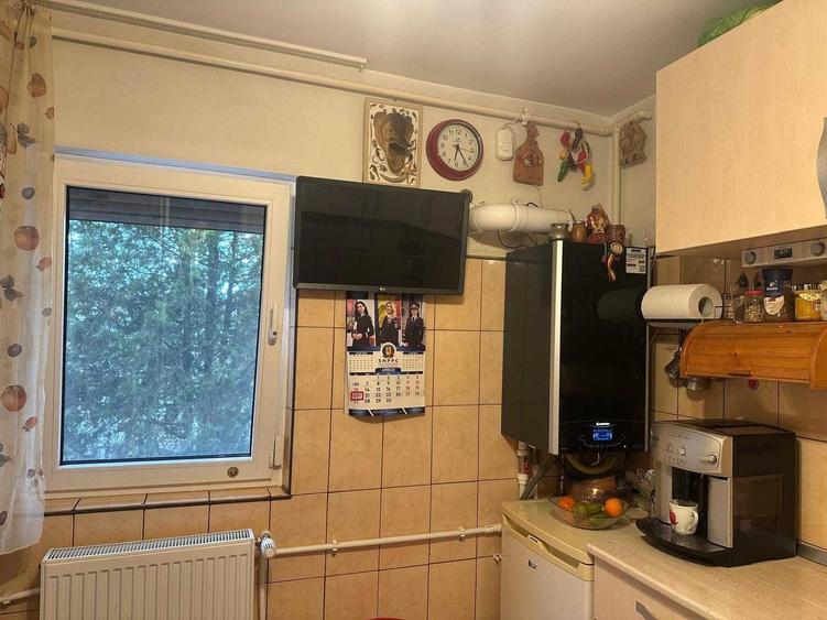 Apartament cu 4 camere decomandat în Energia