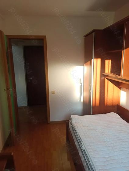 Apartament cu 3 camere semidecomandat în Groapa