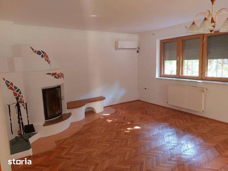 Casă cu 5 camere cu Teren 500 Mp în Central