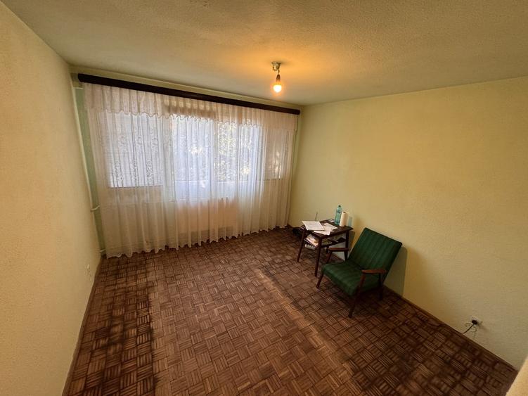 Apartament cu 2 camere decomandat în Eroii Revoluției