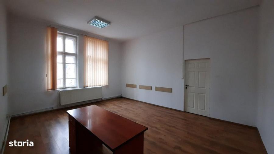Spațiu comercial, de 27 mp, în Central