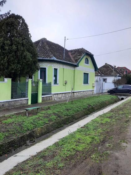 Casă cu 3 camere în Central