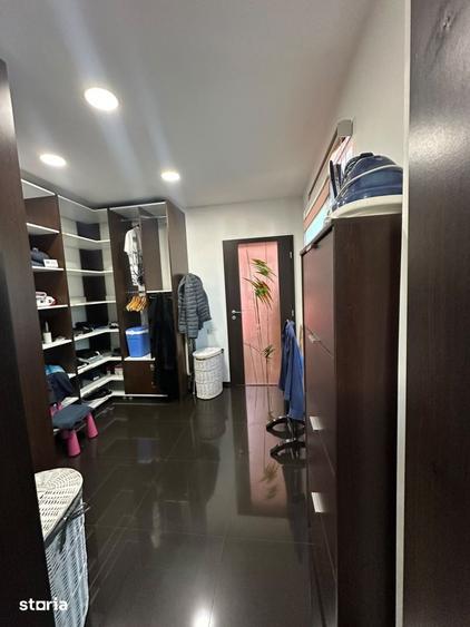 Casă cu 5 camere cu Piscina în Cazasu
