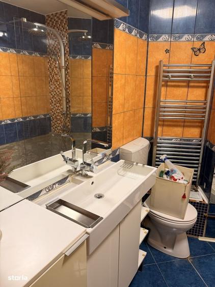 Apartament cu 3 camere în Tineretului