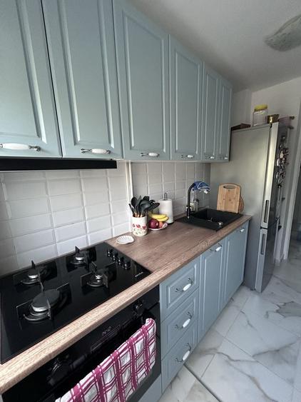Apartament cu 3 camere nedecomandat în Drumul Găzarului