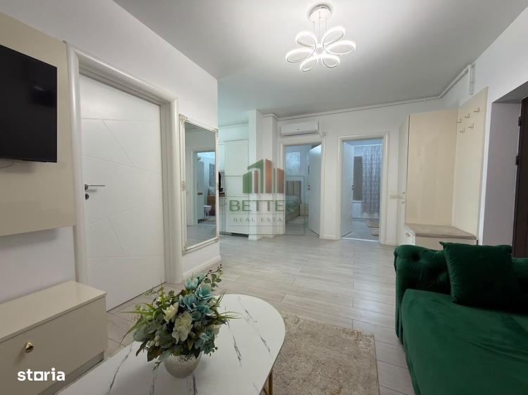 Apartament cu 3 camere semidecomandat în Central — fotografia 3