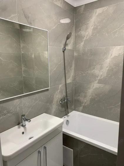 Apartament cu 3 camere decomandat în Brâncoveanu
