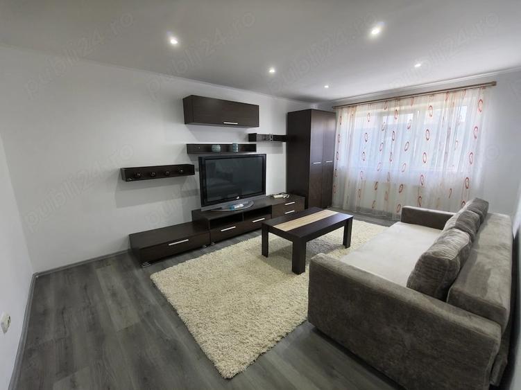 Apartament cu 2 camere decomandat în Girocului
