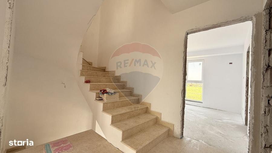 Casă cu 4 camere cu Teren 200 Mp în Dobroești