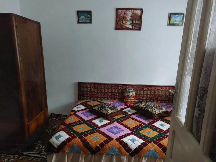 Casă cu Teren 1000 Mp în Lepșa