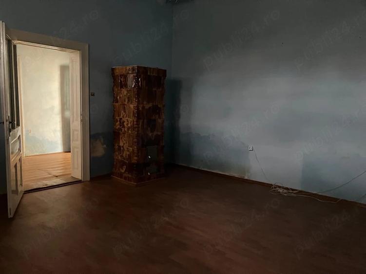 Casă cu 4 camere cu Teren 1700 Mp în Teremia Mare