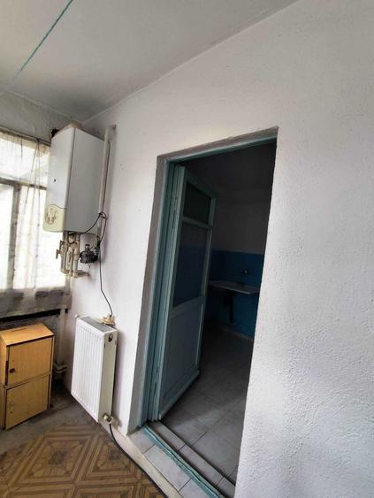 Apartament cu 2 camere decomandat în Școlilor