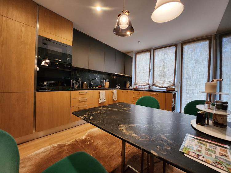 Apartament cu 3 camere decomandat, mobilat în Dacia