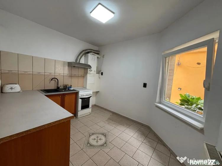 Casă cu 5 camere cu Teren 300 Mp în Colentina