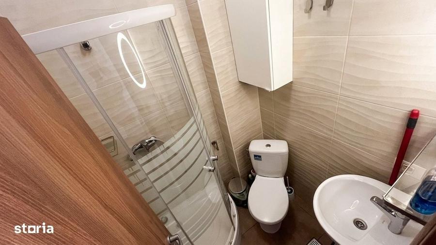 Apartament cu 3 camere decomandat în Jiului