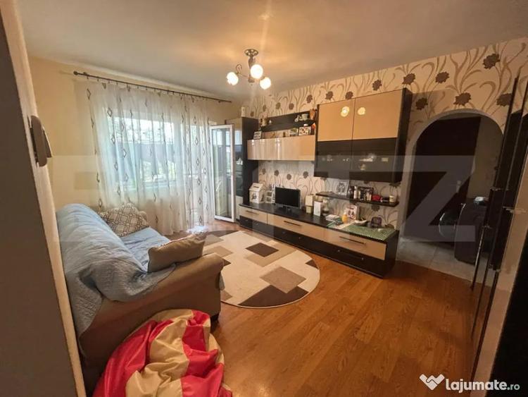 Apartament cu 2 camere semidecomandat în Micro 9