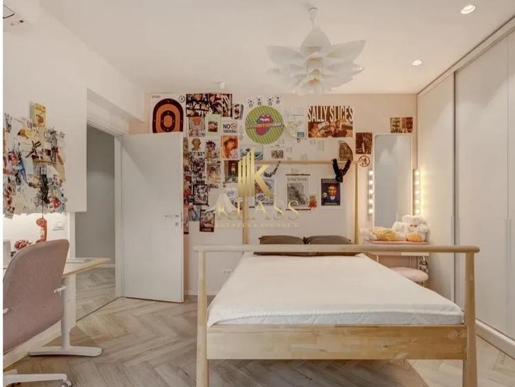 Apartament cu 4 camere decomandat, mobilat în Iancului