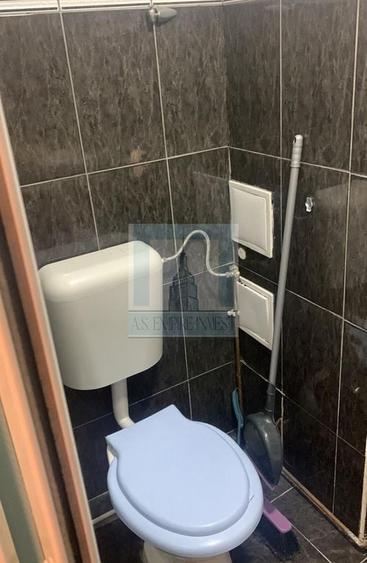 Apartament cu 3 camere decomandat în Schei