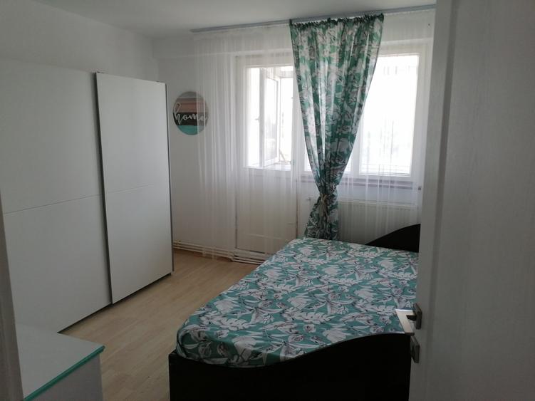 Apartament cu 2 camere decomandat în Micro 20