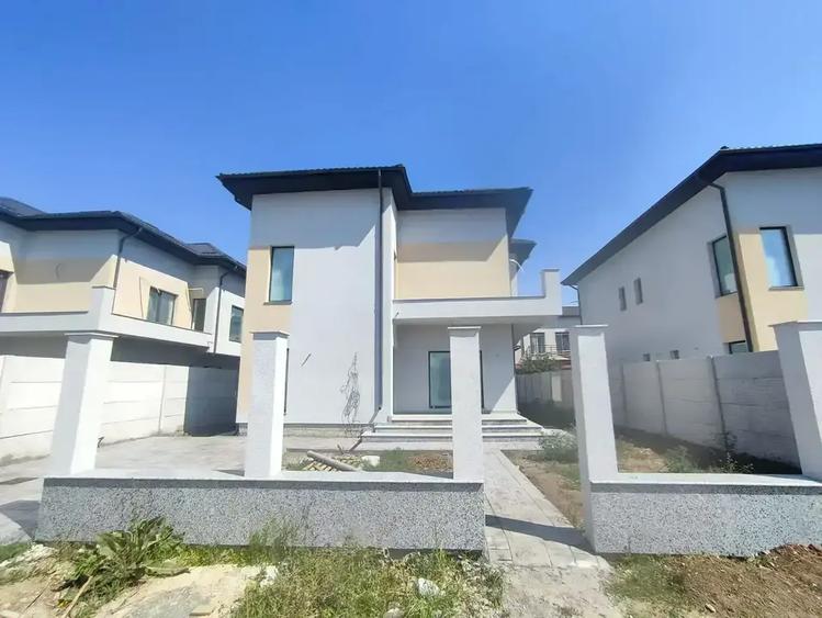 Casă cu 5 camere cu Teren 400 Mp în Tunari