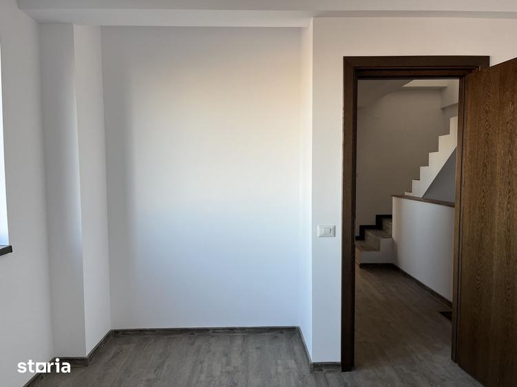 Casă cu 5 camere cu Teren 250 Mp în Central