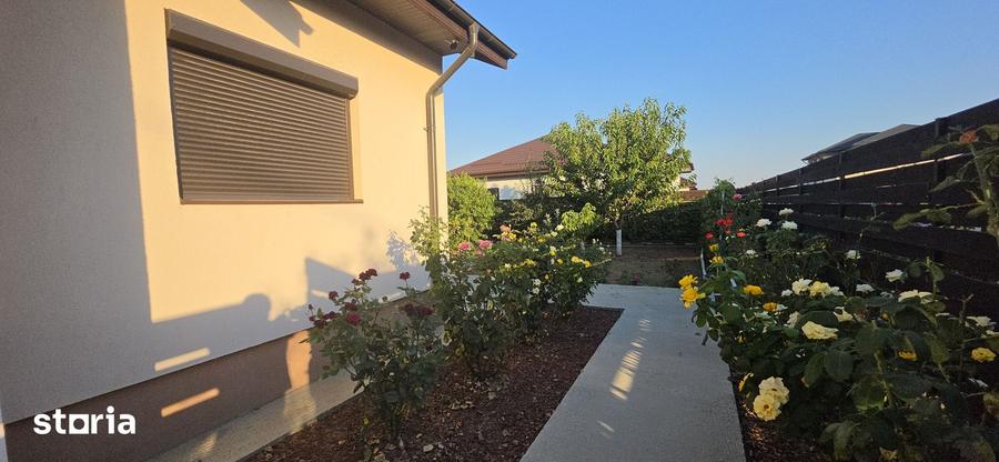 Casă cu 4 camere cu Teren 450 Mp în Clinceni