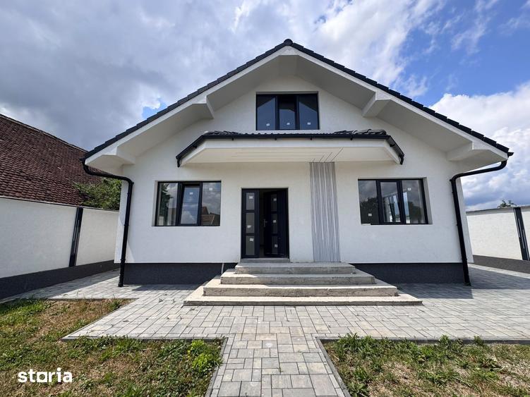 Casă cu 3 camere cu Teren 295 Mp în Cristian