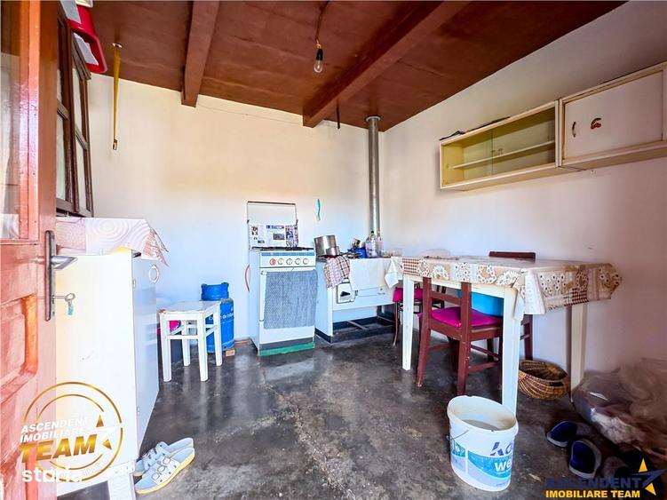 Casă cu 2 camere cu Teren 1732 Mp în Arcuș