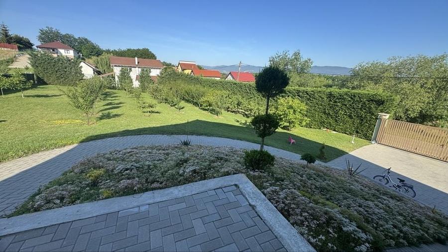 Casă cu 4 camere cu Teren 1591 Mp în Ciugud