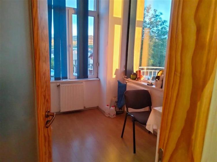 Apartament cu 4 camere semidecomandat în Bună Ziua