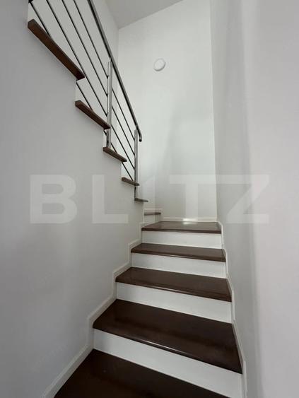 Casă cu 4 camere cu Teren 250 Mp în Central