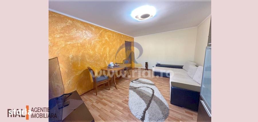 Apartament cu 3 camere decomandat în Vitrometan