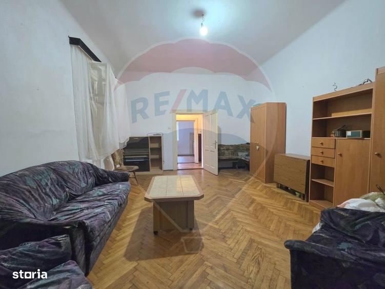 Apartament cu 3 camere decomandat în Vitrometan